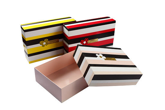 دستگاه تولید لیوان کاغذی بستنی با روش تغذیه مکش خلاء، با وزن دستگاه ۱۵۰۰ کیلوگرم، خروجی پایدار را ارائه می‌دهد